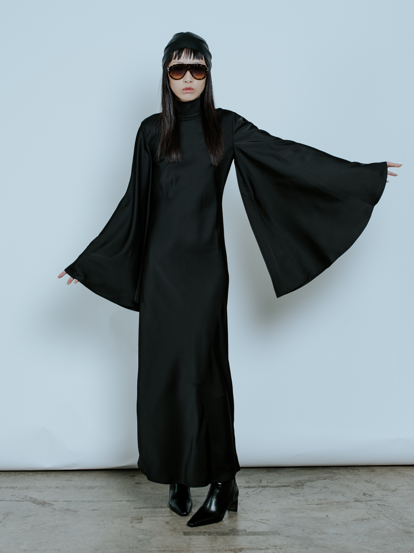 HARLOW MIDI DRESS BLACK